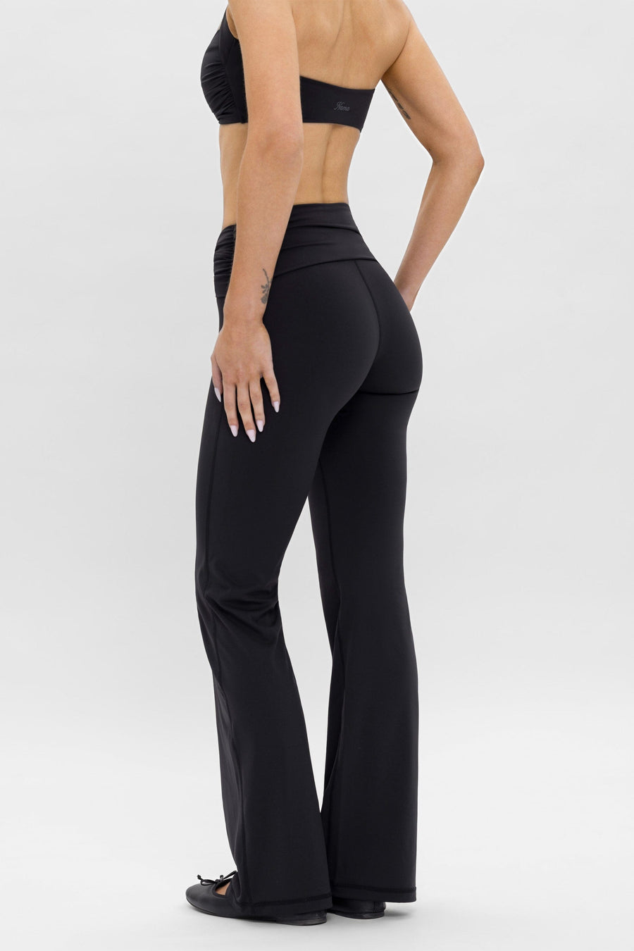 Body Butter™ Twist Pant