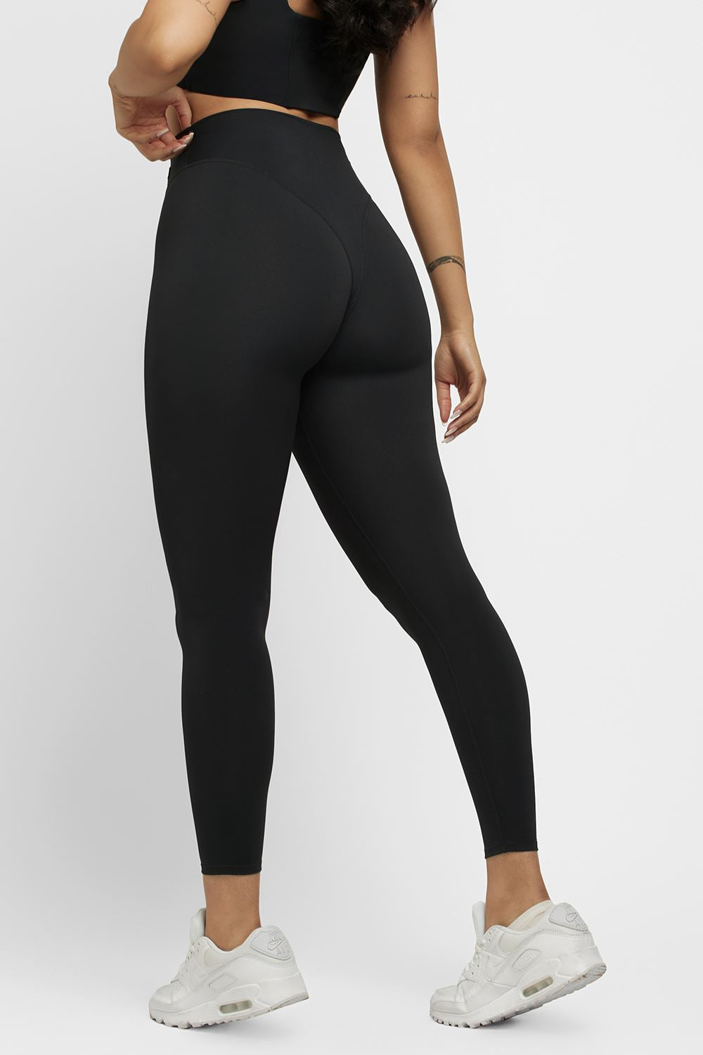The first of a kind Shapewear leggings by Adorna