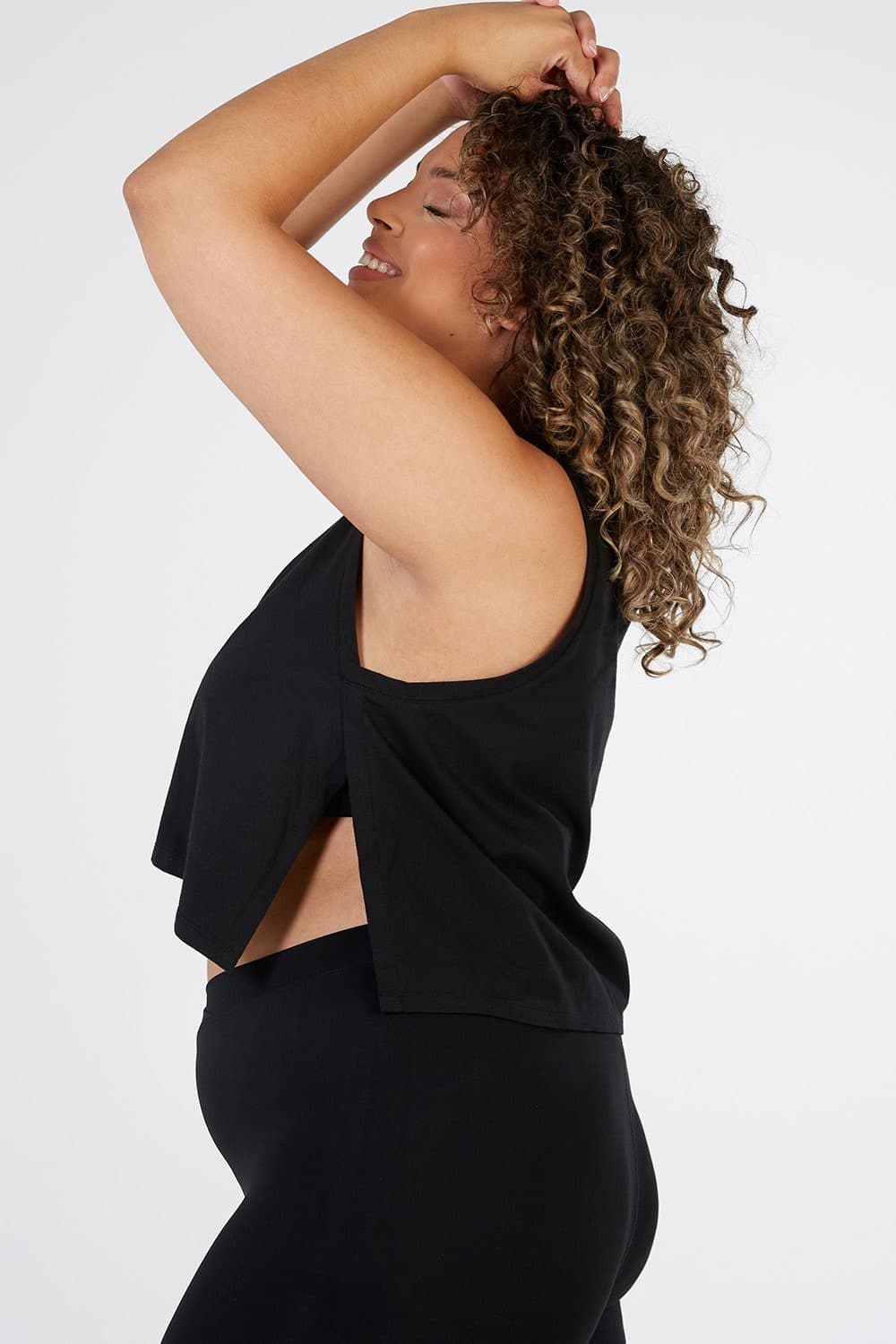Gabi is 5&#39;10&quot; | Bust 34DD | Wearing Size L