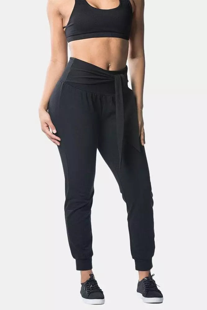 Bianca is 5&#39;9&quot; | Waist 28&quot; | Hip 38&quot; | Wearing Size S