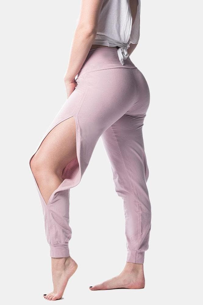 Victoria is 5'8" | Waist 29" | Hips 40" | Wearing Size M 